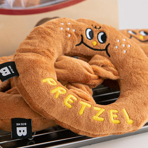 BITE ME - Pretzel tug Toy